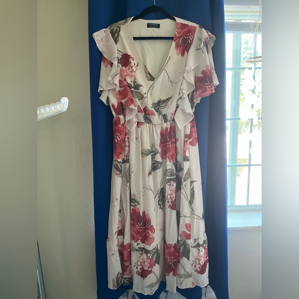 BloomChic Ivory floral dress